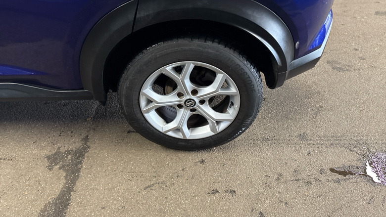 Nissan Juke 1.0 DiG-T 114 N-Connecta 5dr DCT Petrol Hatchback